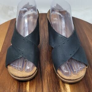 Cobb Hill May Sling Black Leather Criss Cross Sandal 6 NWT W/Imperfection